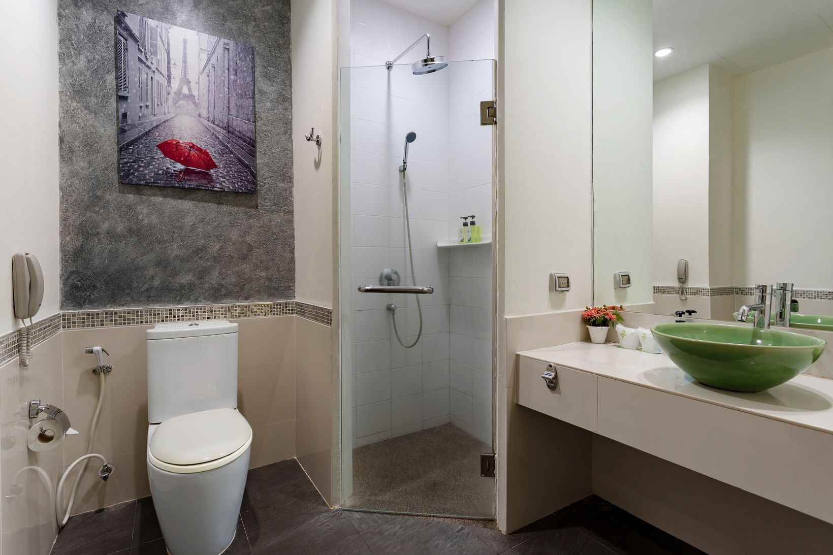 Pool Access Suite, photo 4 of 5